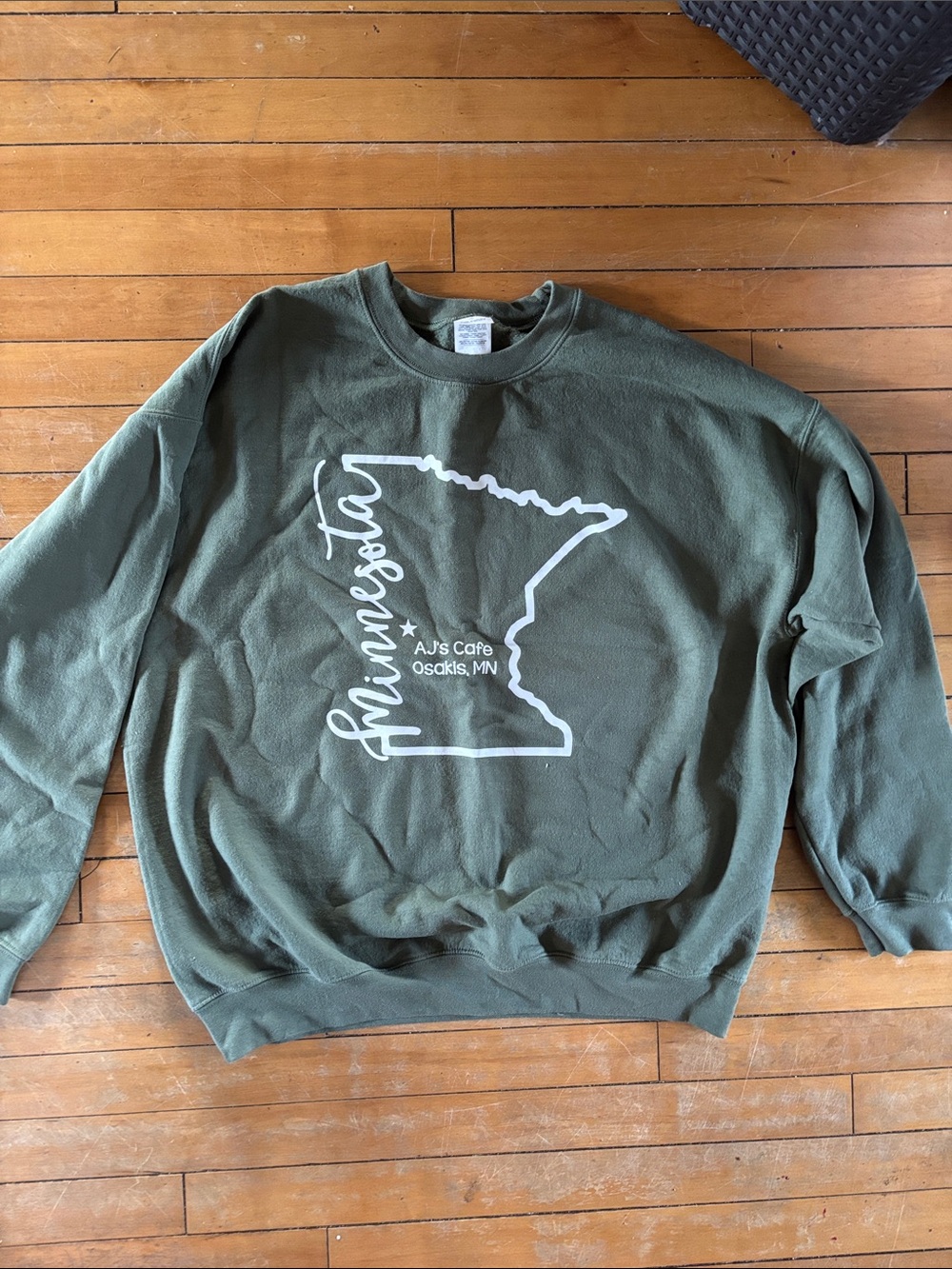 NWOT Minnesota Green Crewneck Sweatshirt